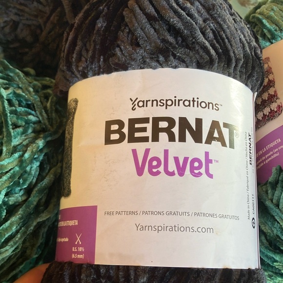 Lot Velvet Yarn Accents Black and Green - Picture 5 of 9